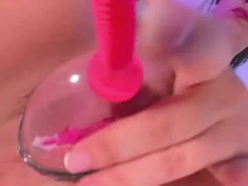 Freechat aniiieee_x on Chaturbate