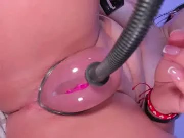 Freechat aniiieee_x on Chaturbate