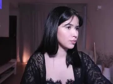 Freechat anniehillofficial_ on Chaturbate