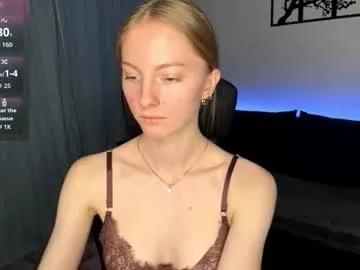 Freechat autumnroginson on Chaturbate