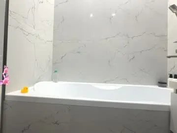 Freechat avroramy on Chaturbate