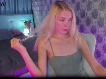 Private bella_stewartt on Chaturbate
