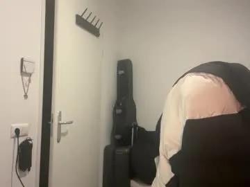 Freechat bigsnakeman1995 on Chaturbate