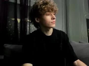 Freechat curlytwinkboy on Chaturbate