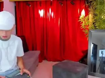 Freechat darwin_ggh on Chaturbate