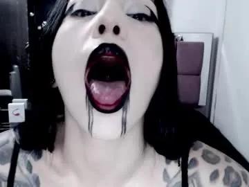 emearld_black on Chaturbate