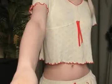 eternity_cuite — Gently lick finger? #18 #blonde #teen #shy #skinny [50 tokens remaining]