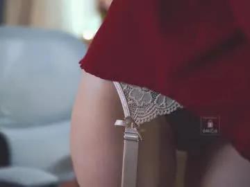 euphoriiiaa — hi , fav. pat. 102160444teasing nude dance turning into pussy fingering [665 tokens left] #stockings #daddy #squirt #dildo #pantyhose