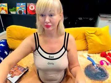 Freechat flirtymary on Chaturbate