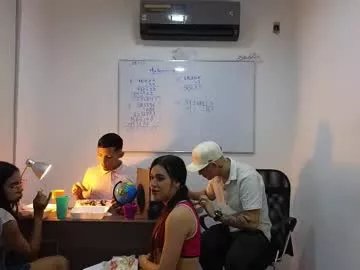 Freechat hall_sextape on Chaturbate