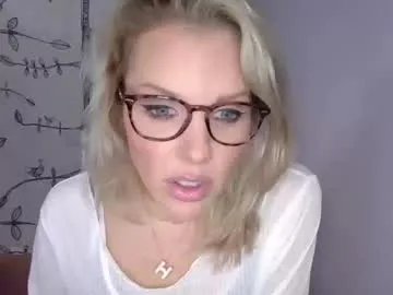 holly_bourbon on Chaturbate 