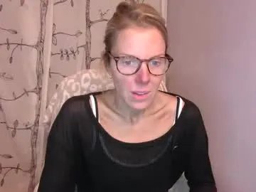 holly_bourbon on Chaturbate 