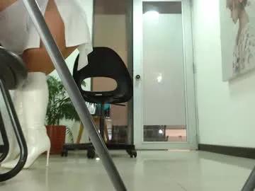 karinbellee on Chaturbate