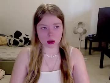 kitten_jenny01 — Take off my top #british #puffynipples #new #natural #bigboobs [1000 tokens remaining]