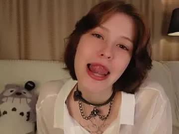 Freechat krissyhei on Chaturbate