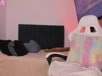 Freechat lia_queen610 on Chaturbate