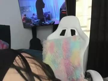 Freechat lia_queen610 on Chaturbate