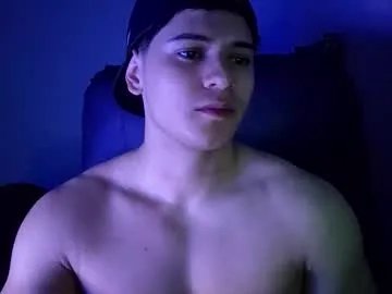 lilhotnando on Chaturbate