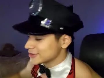 lilhotnando on Chaturbate