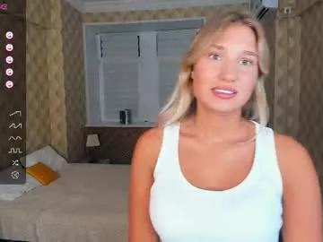 Freechat loookat_me on Chaturbate