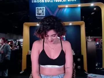 Freechat maevemads on Chaturbate