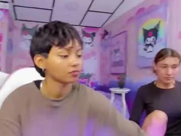 Freechat michell__petit_ on Chaturbate