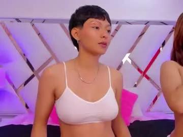 Freechat michell__petit_ on Chaturbate