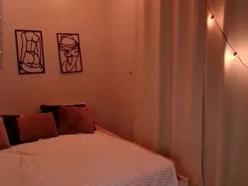 Freechat mila_strawberryy on Chaturbate