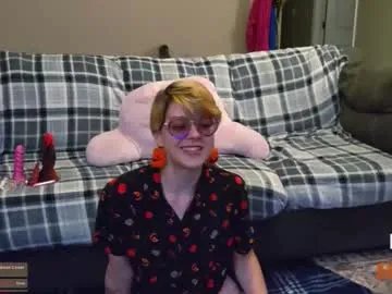 Freechat milkandhoneycams on Chaturbate