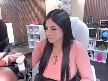 Freechat naugthyelli on Chaturbate