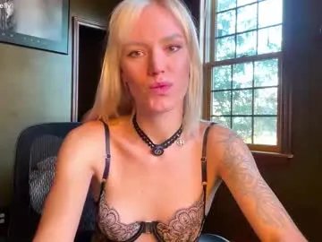 Freechat ohbabykelly on Chaturbate