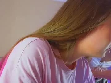 Freechat queenelia on Chaturbate