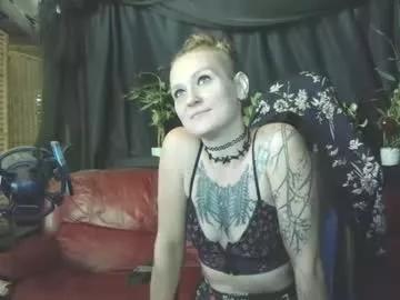 queenfrostbitten on Chaturbate 