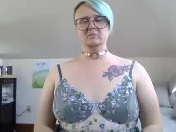 queerlyjaz on Chaturbate 