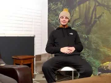 Freechat raymartino on Chaturbate