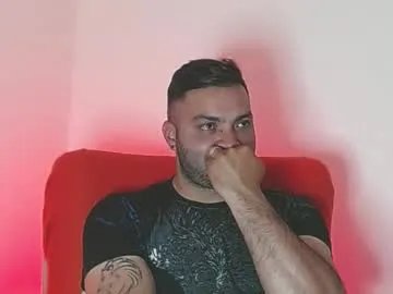 Freechat robert_leroy on Chaturbate