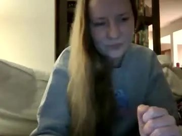 Freechat skywinters on Chaturbate