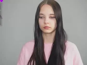 Freechat suzannetoye on Chaturbate