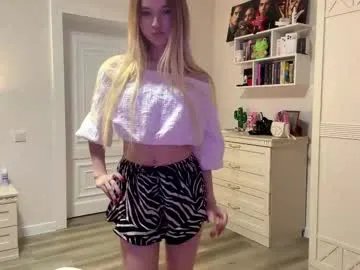 Freechat ulalittlepage on Chaturbate