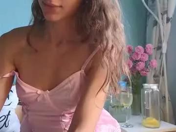 Freechat you_desire on Chaturbate