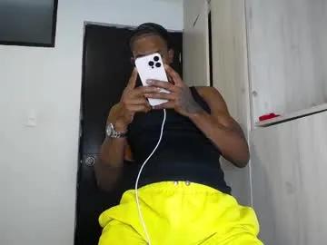 Freechat yulian_23 on Chaturbate