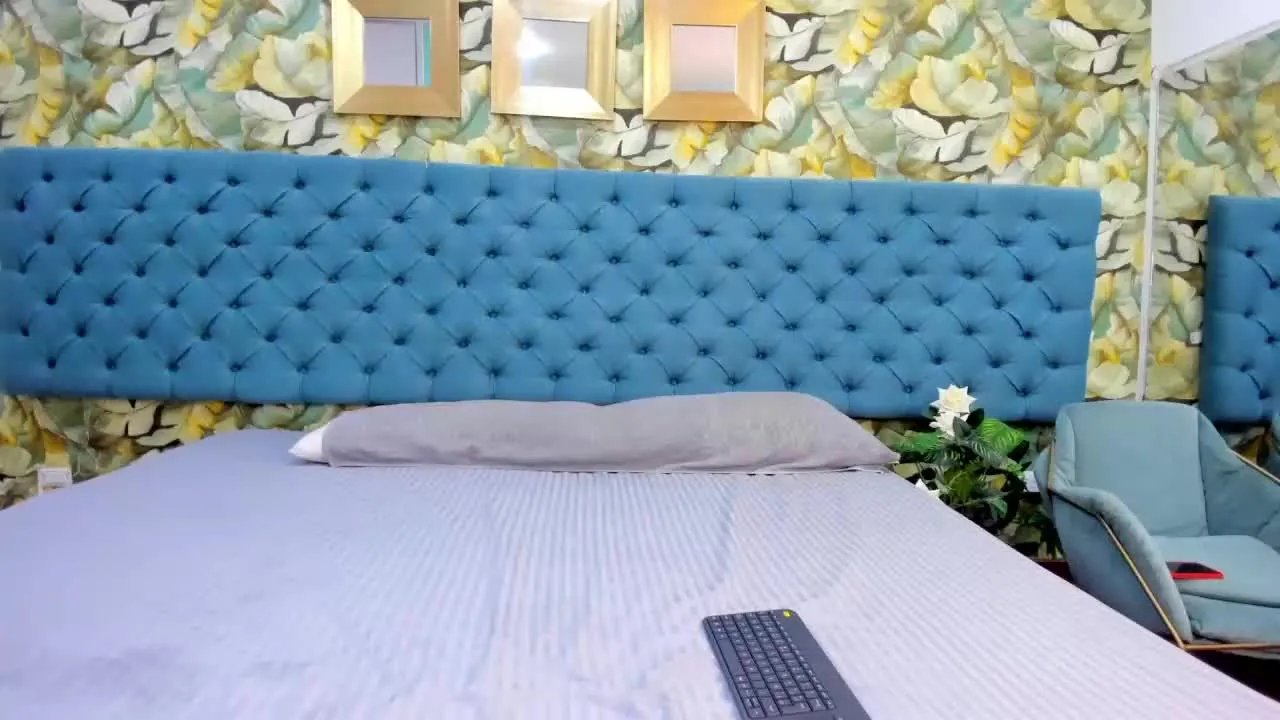 Offline AlexiiaBrown on Streamray