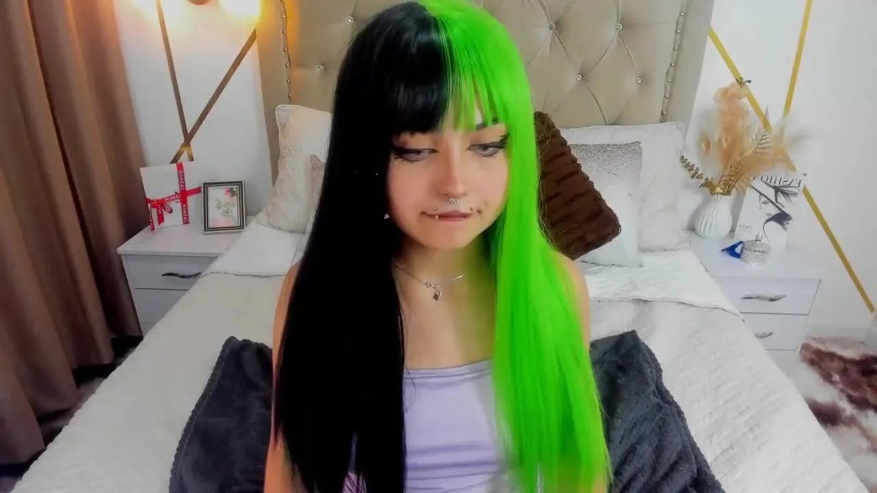 Offline AmeliBlake on Streamray