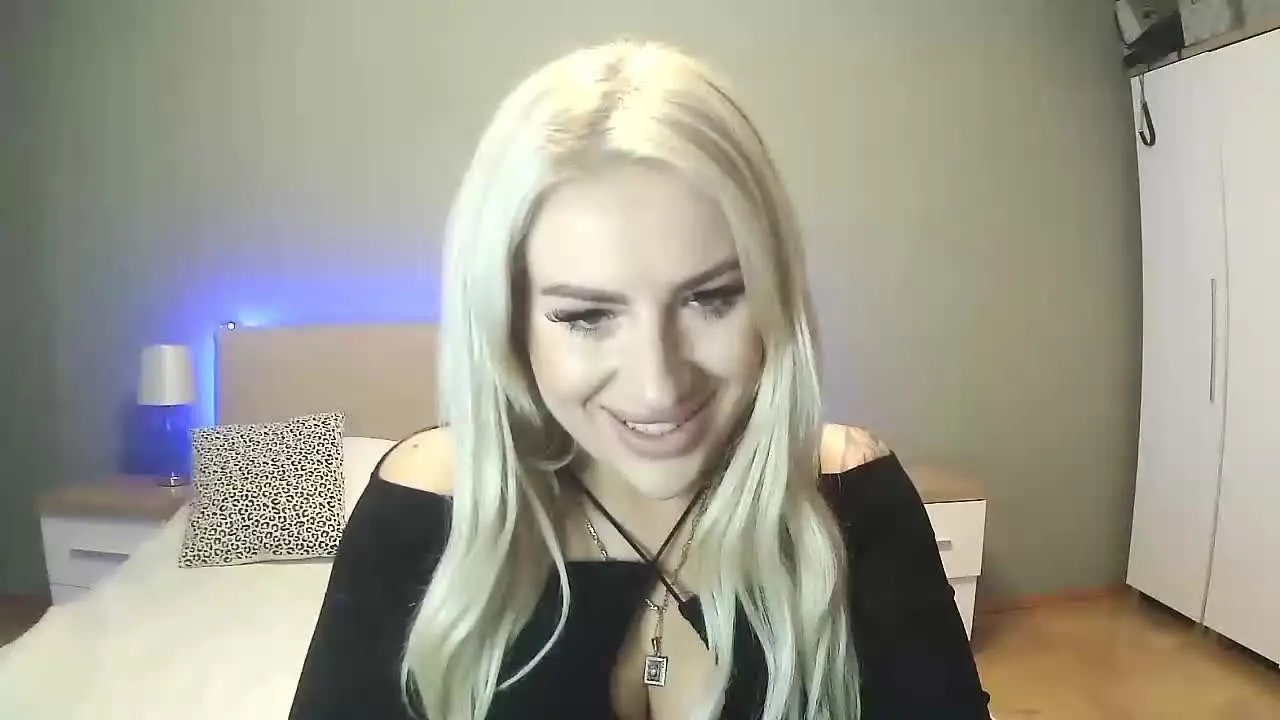 Offline BlondLeyla on Streamray