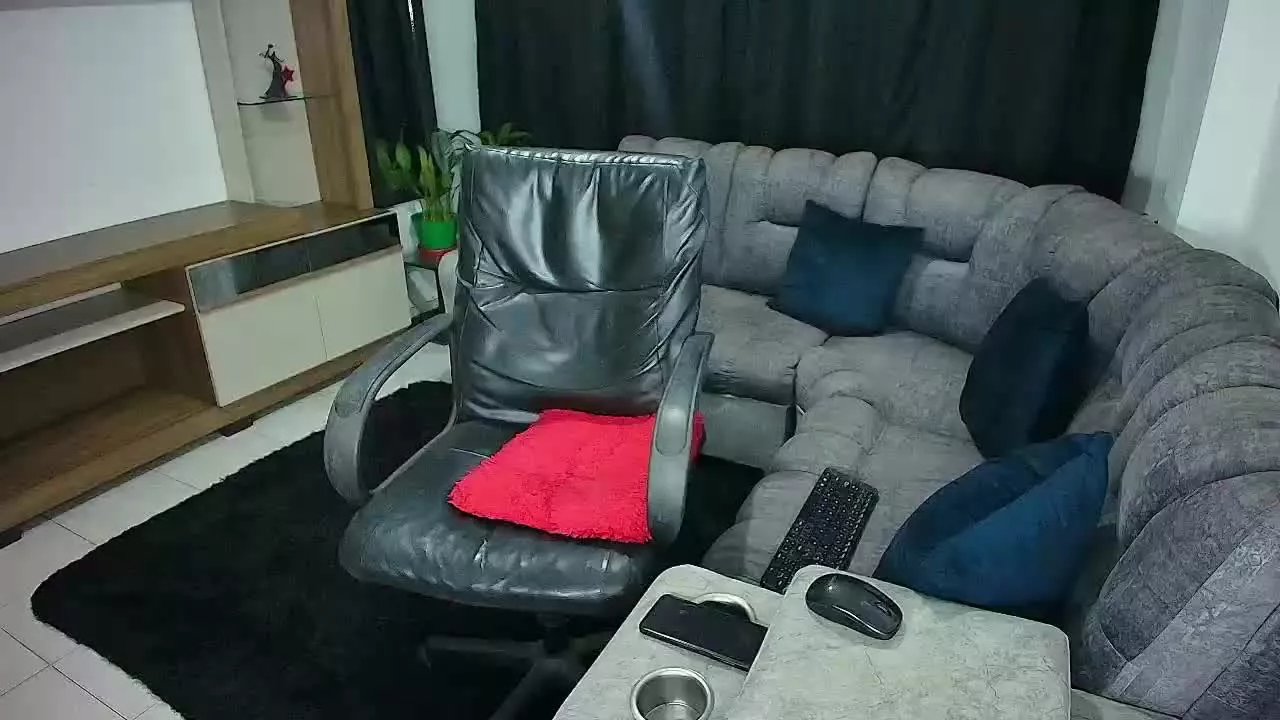 Offline Briithanny_1TS on Streamray