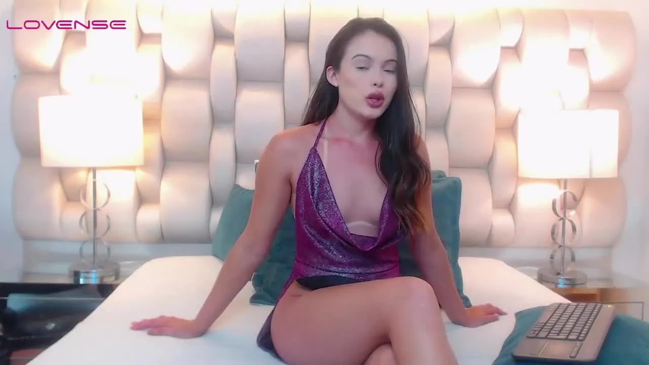 Offline LiaraRose on Streamray