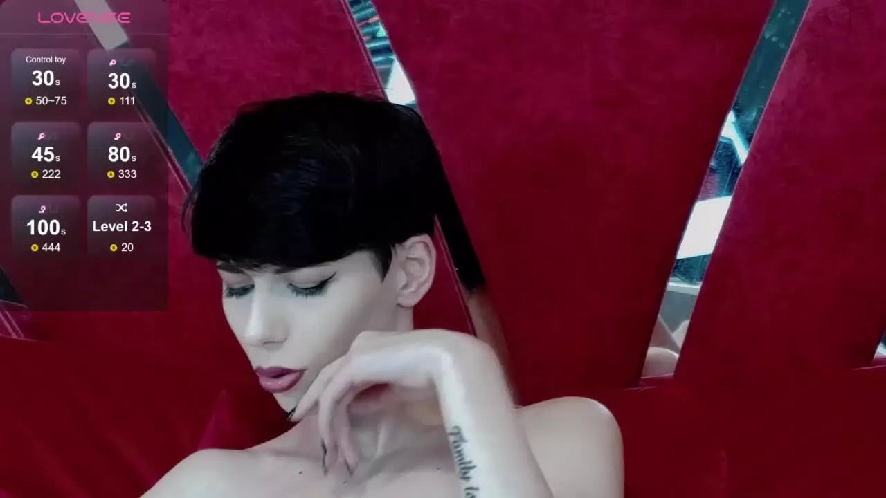 Offline RoxxyR on Streamray