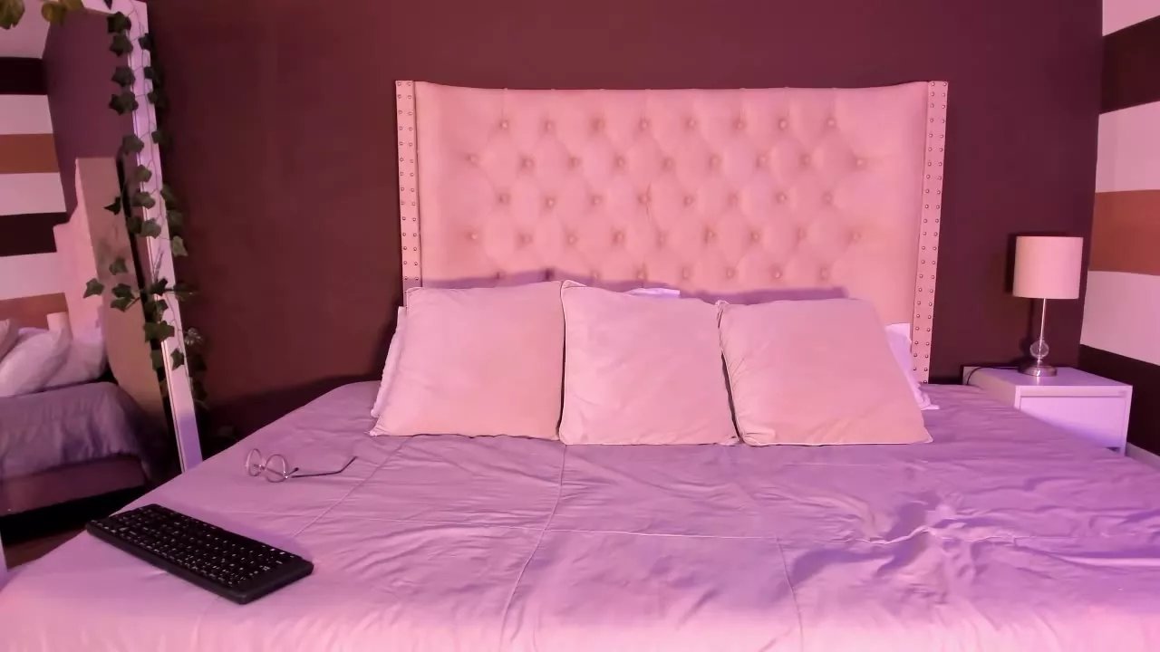 Offline ShirleyMorelli on Streamray