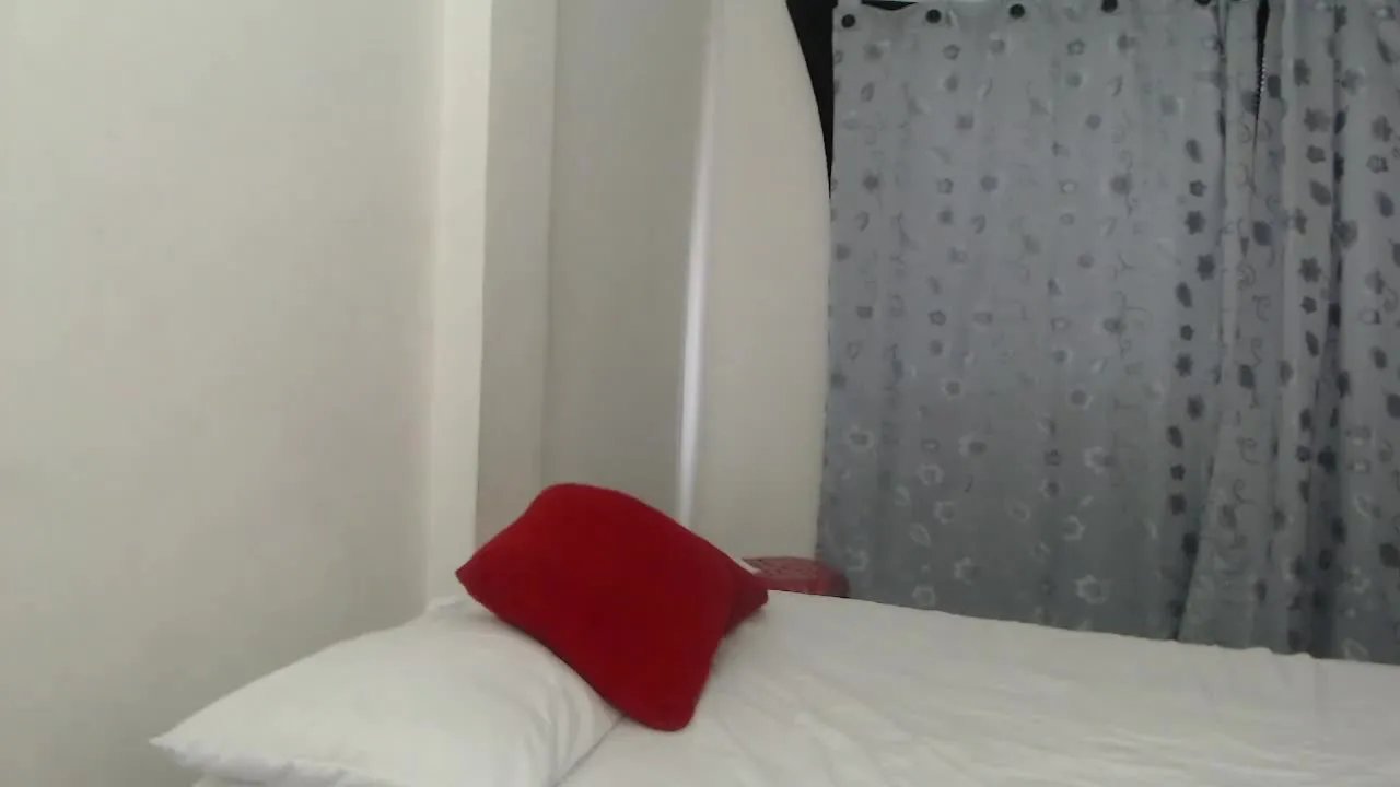 Offline thalia_smith on Streamray