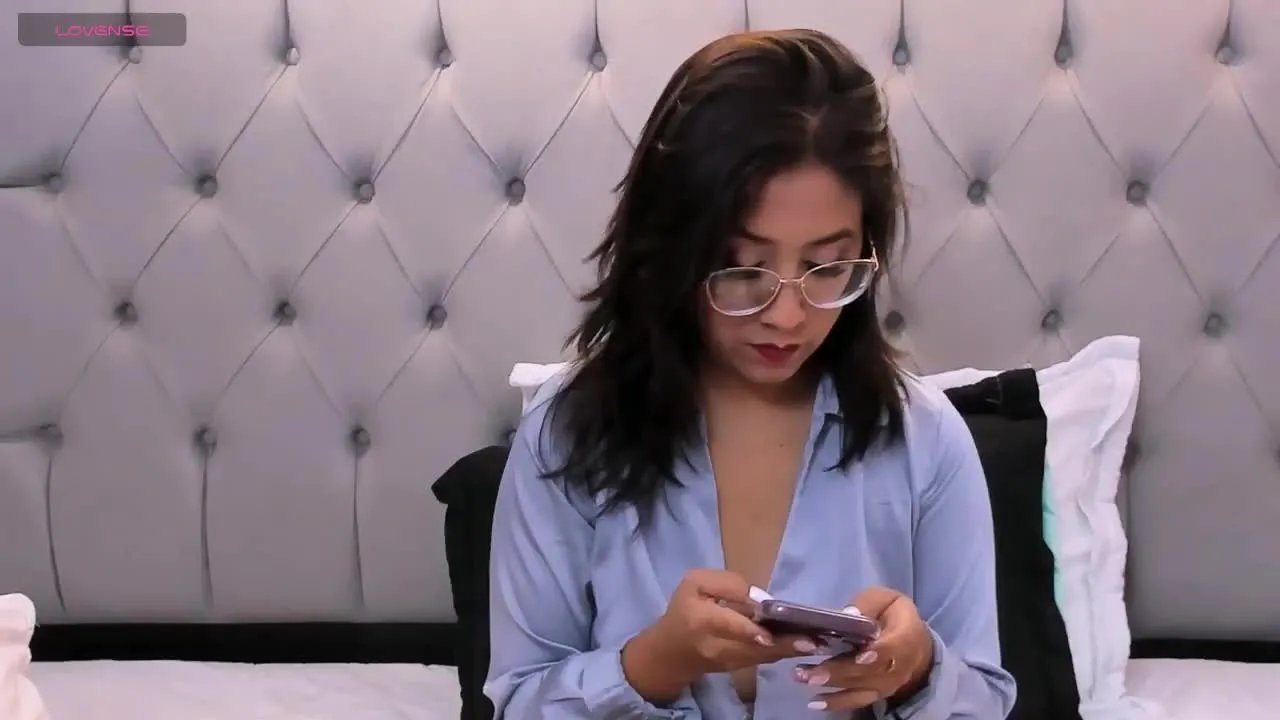 YulyCruz — Freechat on Streamray